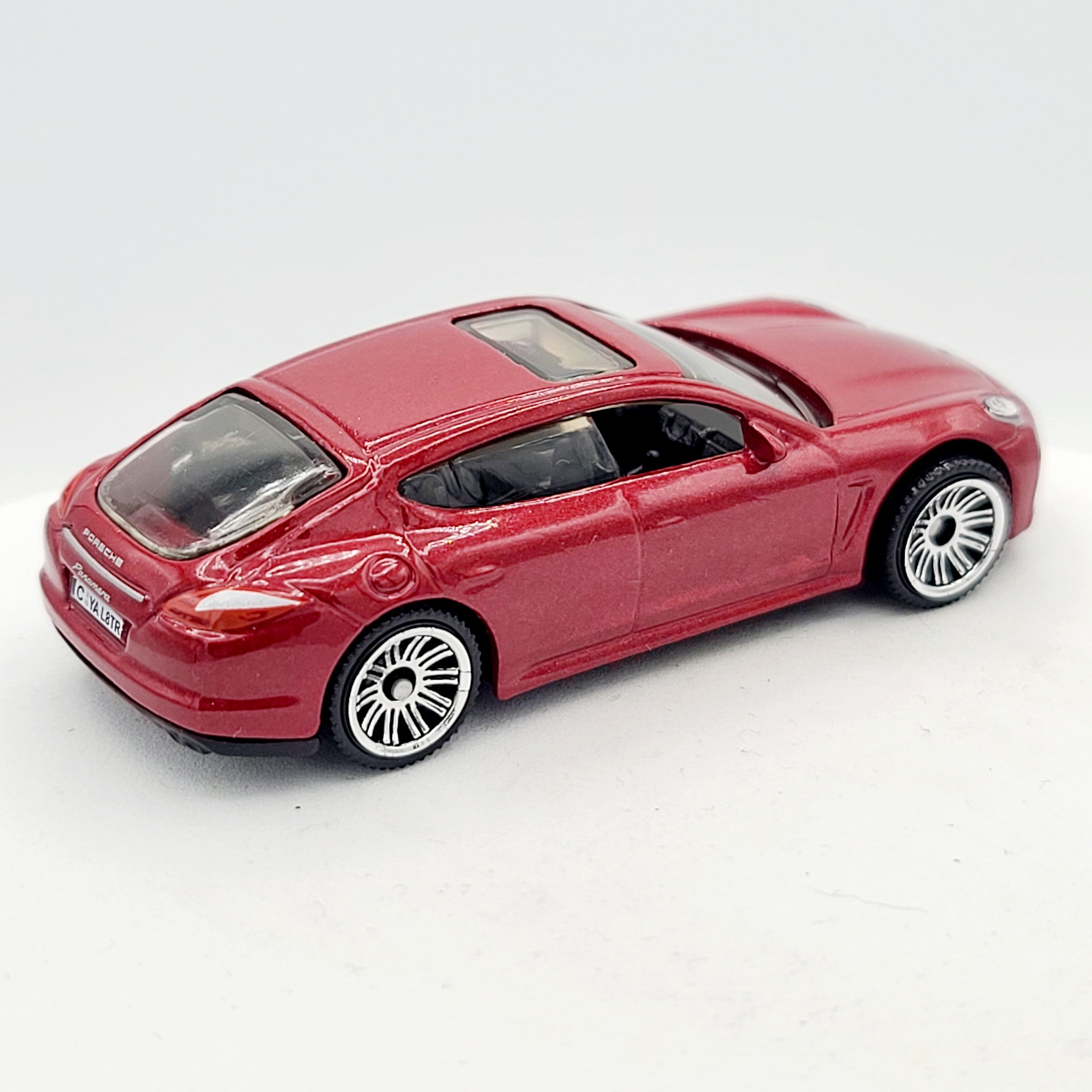 Matchbox '10 Porsche Panamera (2022 Advent Calendar - Multipack Exclusive)
